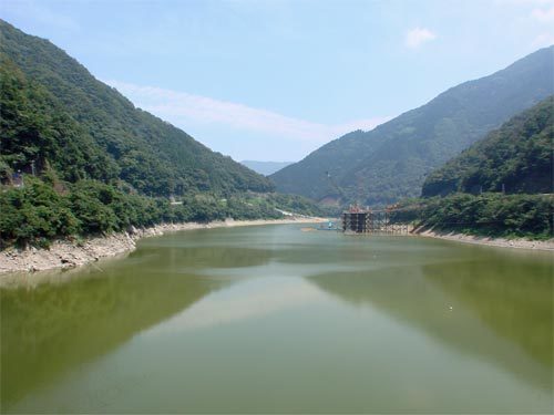 横山ダム